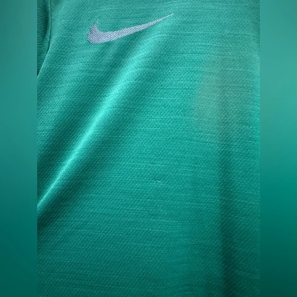 North Dakota State University Nike Quarter Zip - Picture 4 of 5